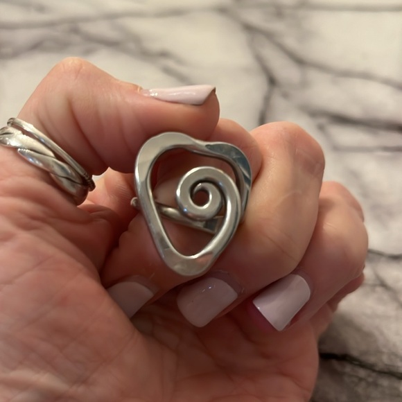 Handmade Silver Wire Heart Ring - Picture 7 of 7
